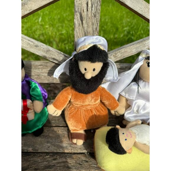Vintage DMCP Plush Nativity Set - Picture 5 of 15